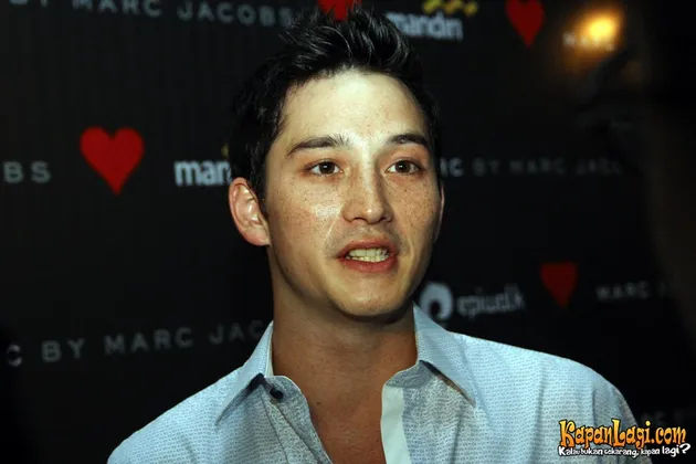 Mike Lewis