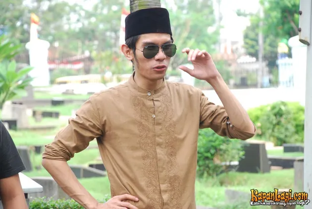 Pemakaman Ayah Tyas Mirasih