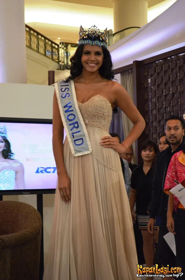 Miss World 2011 Ivian Sarcos dan Astrid Elena