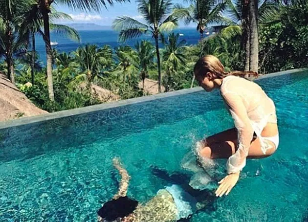 Cara Delevingne di Bali