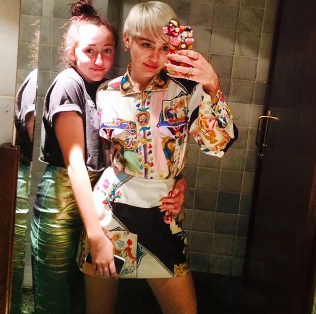 Miley Cyrus - Noah Cyrus