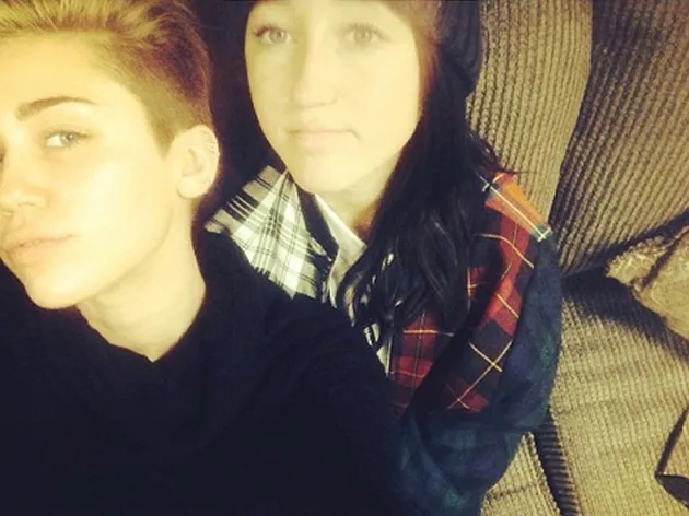 Miley Cyrus - Noah Cyrus