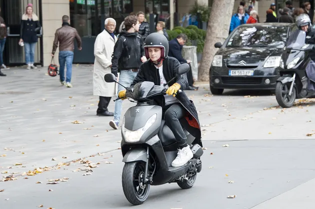 Kristen Stewart PERSONAL SHOPPER