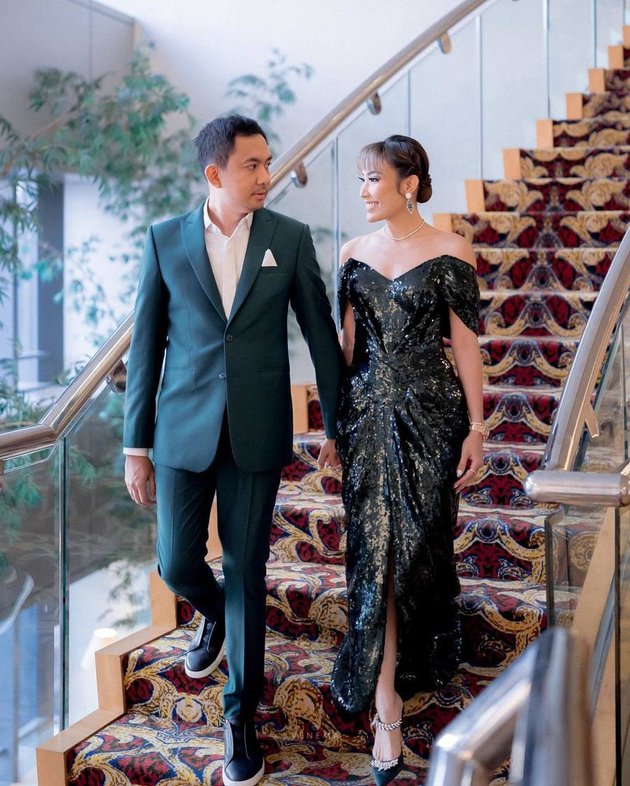 Regi Datau's Name Dragged into Cheating Rumors, Here are 8 Intimate Photos of Ayu Dewi and Her Husband that Are Currently in the Spotlight