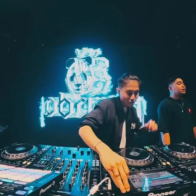 <nil>