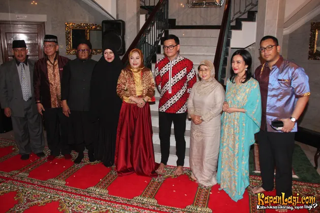 Nangis di Depan Ustaz, Inilah Momen Mengharukan Hedi Yunus