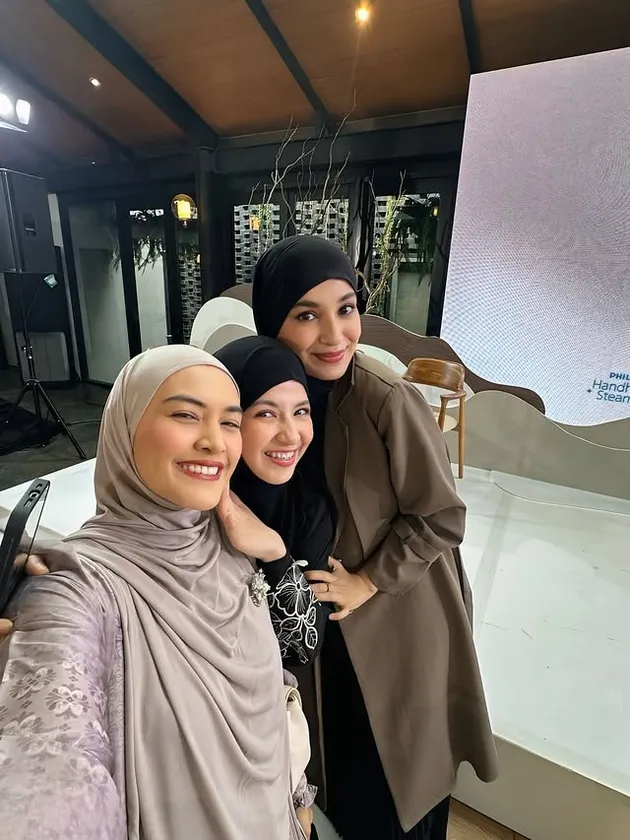 Ratu Anandita support Shireen &amp; Natasha Rizky