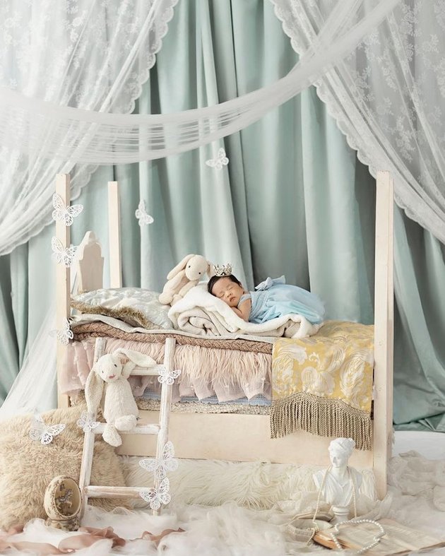 Newborn Photoshoot Alisha Fourth Child of Aliya Rajasa and Ibas Yudhoyono, Adorable Sleeping Princess