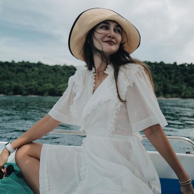 Luna Maya belum lama ini membuat pengakuan bahwa ia sudah membekukan sel telurnya yang sudah ia rencanakan sejak 4 tahun lalu. 