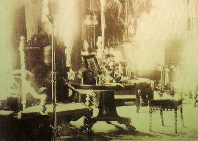 foto penampakan hantu terbaik
