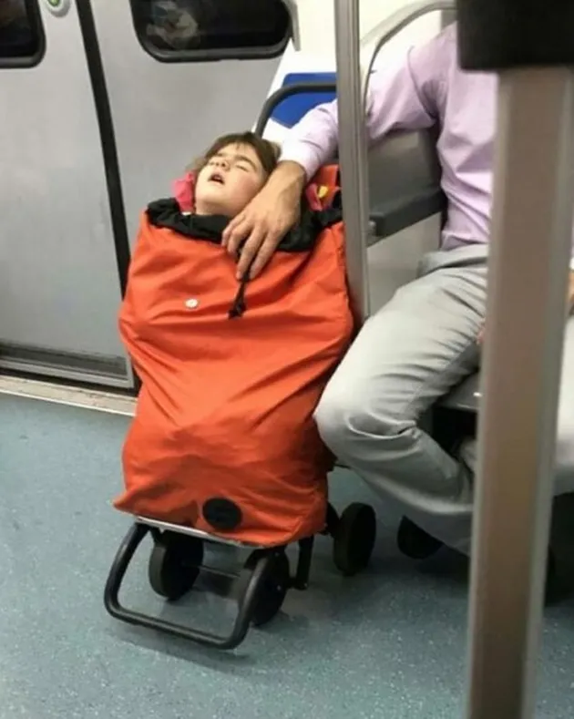 hal-hal unik di subway, foto unik, foto aneh
