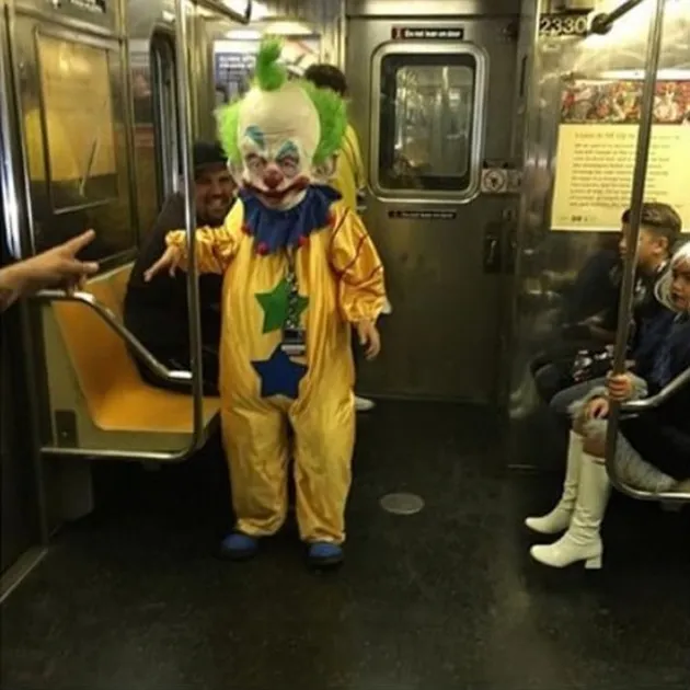 hal-hal unik di subway, foto unik, foto aneh