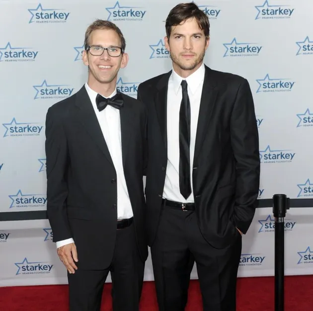 Ashton Kutcher, Michael Kutcher, Kembaran Ashton Kutcher, Ashton Kutcher twin brother