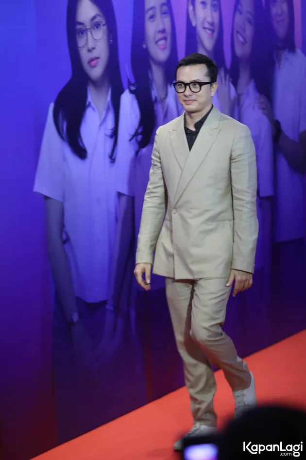 Nicholas Saputra tampil gagah