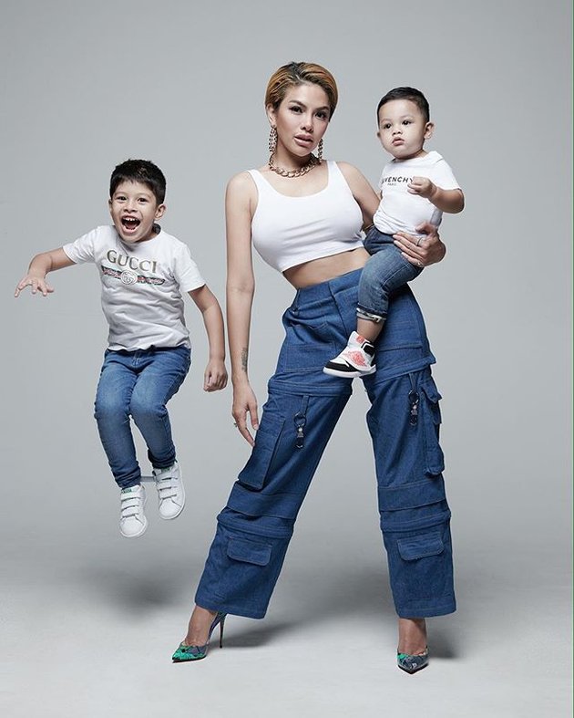 Nikita Mirzani Does a Photoshoot with Her Three Children, The Eldest Lolly Looks Beautiful!