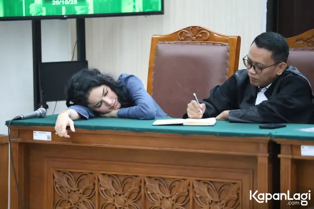Nikita Mirzani ngantuk di pengadilan
