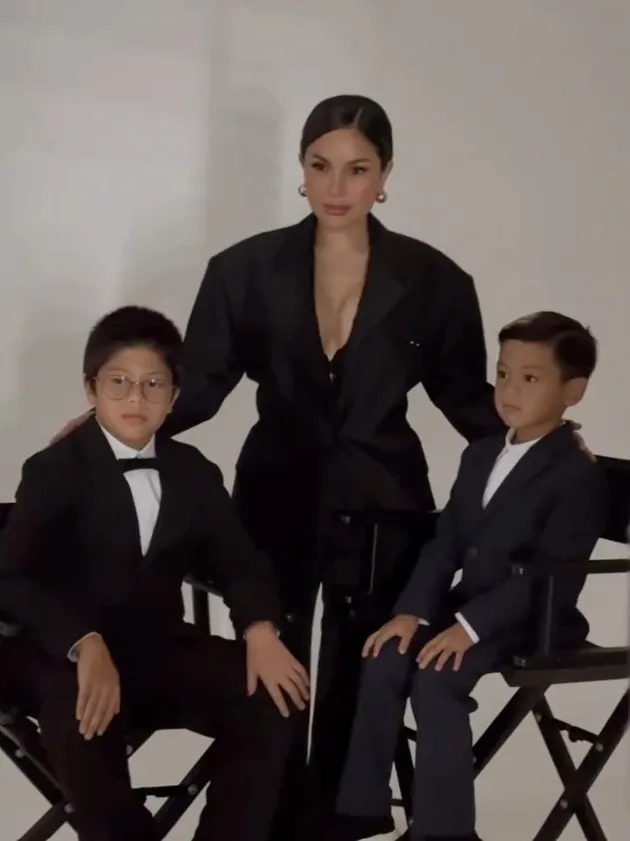 Nikita Mirzani dan anak-anaknya