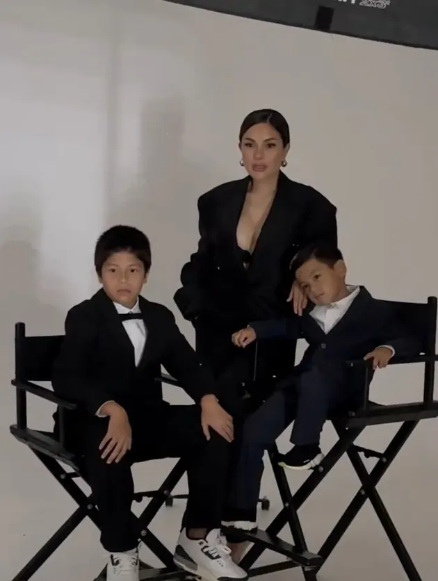 Nikita Mirzani kompak dengan anak