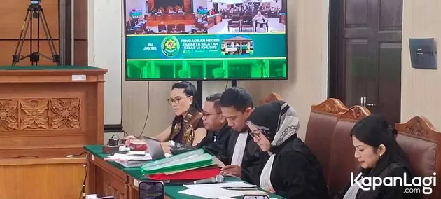 Nikita Mirzani di Persidangan