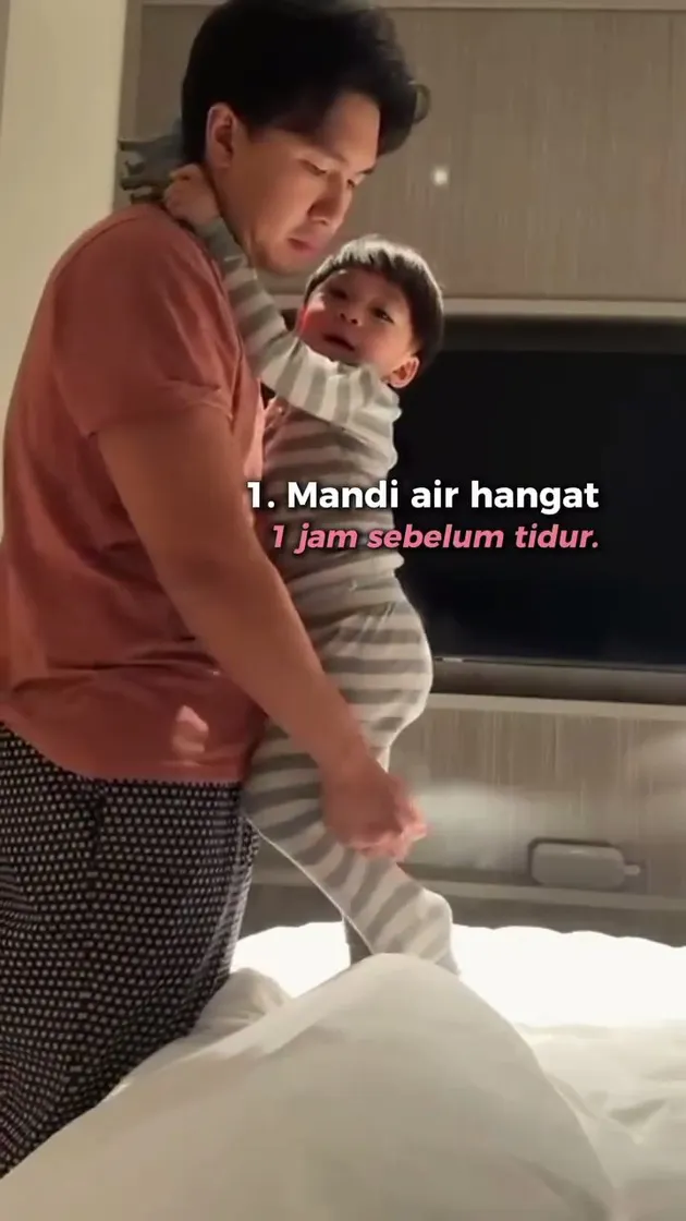 Rutinitas pertama Issa sebelum tidur