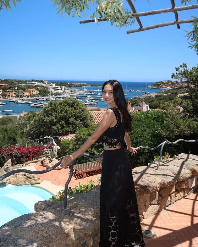 Enjoy the Beautiful View of Sardinia Island, Here is a Beautiful Portrait of Raline Shah's Vacation in Italy