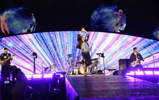 There's a Kinetic Dance Floor for Dancing, 8 Facts about Coldplay's 'Music Of The Spheres World Tour' Concert