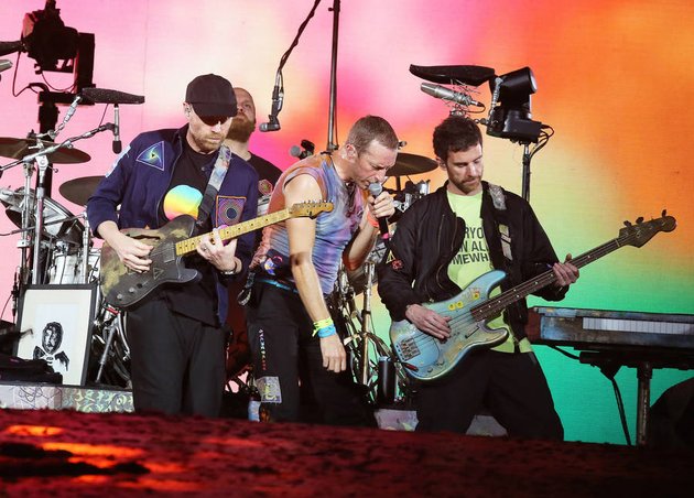 There's a Kinetic Dance Floor for Dancing, 8 Facts about Coldplay's 'Music Of The Spheres World Tour' Concert