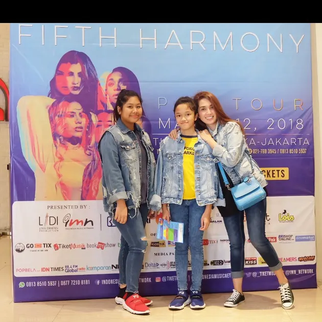 Keluarga Ussy Pratama