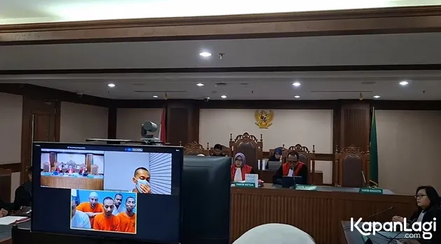 Ammar Zoni pakai penutup kepala