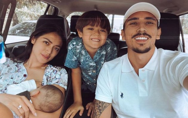 Nearly Bankrupt, 10 Pictures of Jessica Iskandar's Family Who Always Look Happy - Vincent Verhaag Gives a Hint of Adding a Child?
