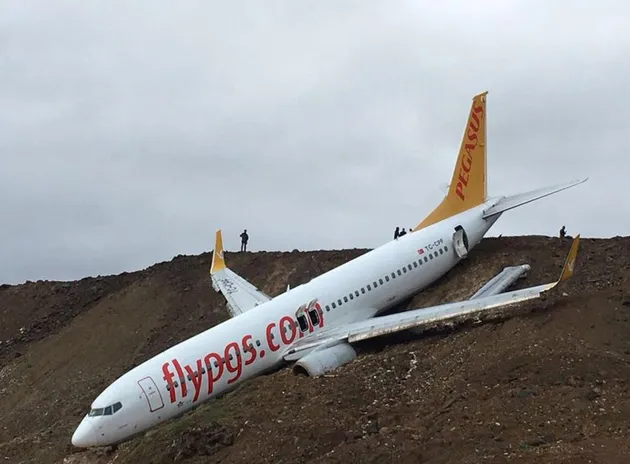 foto unik, foto aneh, kejadian unik, kecelakaan pesawat, pegasus airlines, kecelakaan pegasus airlin