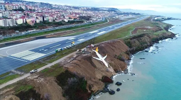 foto unik, foto aneh, kejadian unik, kecelakaan pesawat, pegasus airlines, kecelakaan pegasus airlin