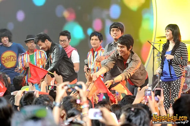 Nge-H1ets nya Bintang Dan Cinta