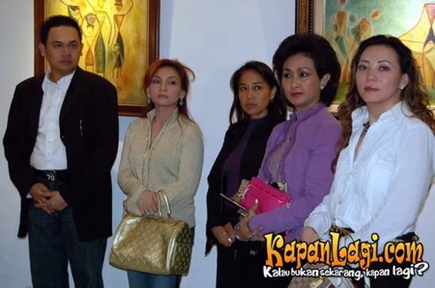 Tuntut Ex-Istri Farhat