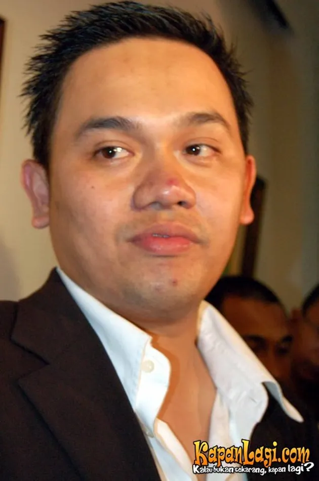 Tuntut Ex-Istri Farhat