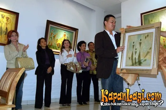 Tuntut Ex-Istri Farhat