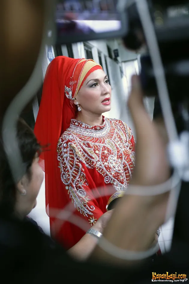 Nia Daniati dan Farhat Abbas