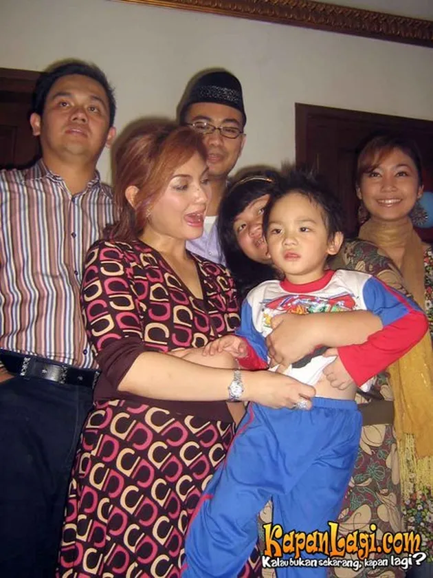 NIA DANIATY - FARHAT ABBAS