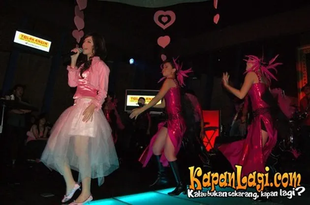 Nia Ramadhani dan Ressa Herlambang