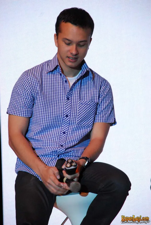 nicholas saputra
