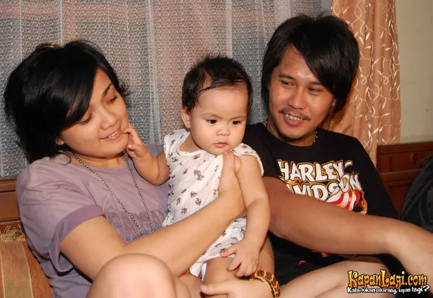 Ernest Cokelat / Nirina Zubir