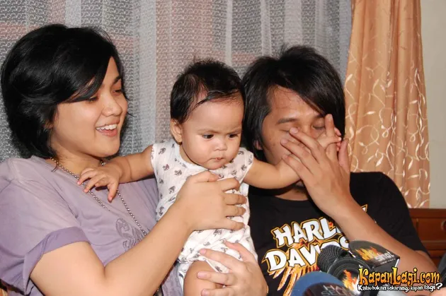 Ernest Cokelat / Nirina Zubir