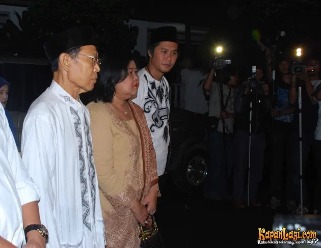 Nirina Zubir, Ernest Cokelat