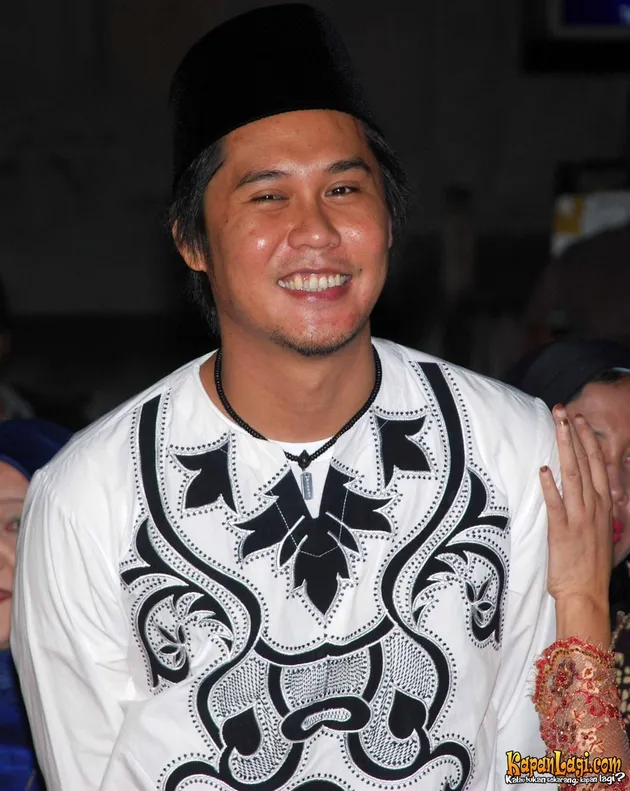Nirina Zubir, Ernest Cokelat