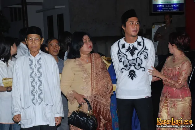 Nirina Zubir, Ernest Cokelat