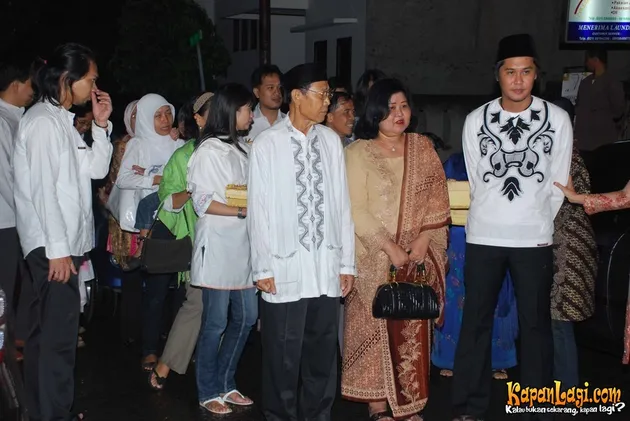 Nirina Zubir, Ernest Cokelat