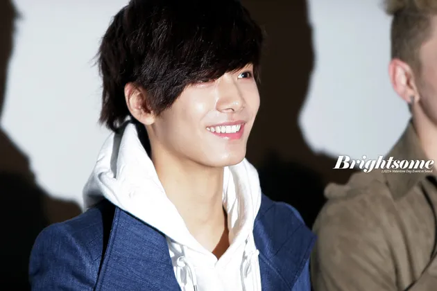 NU\'EST