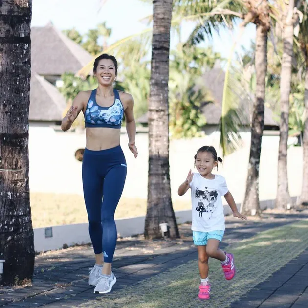 Jennifer Bachdim &amp; Anaknya