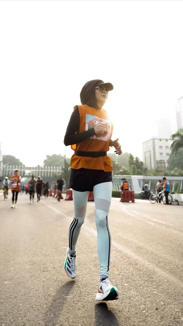 Olla Ramlan Refuses to be Called Too Skinny, Tight Leggings When Running Often Attract Attention