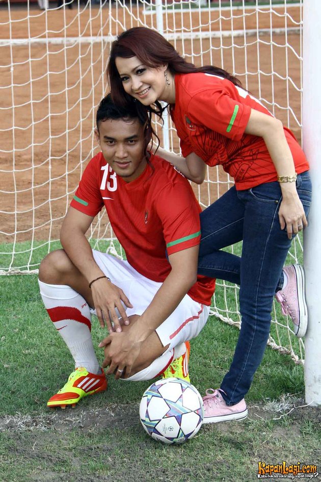 OKIE AGUSTINA GUNAWAN FOTO PREWEDDING  DI GBK KapanLagi com